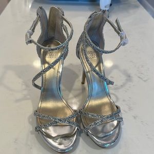 BADGLEY MISCHKA Women's Jolene Evening Sandals - silver glitter - size 6